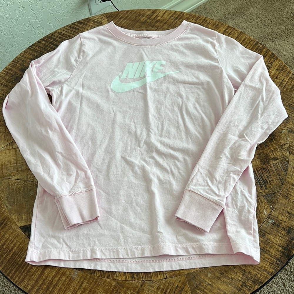 The NIKE TEE size L